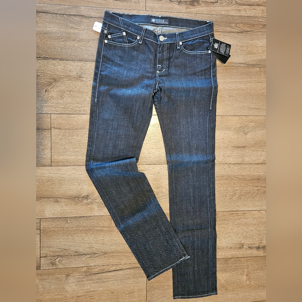 NWT'S- ROCK & REPUBLIC - Embroidered Pocket Straight Cut Jeans - Size 30 